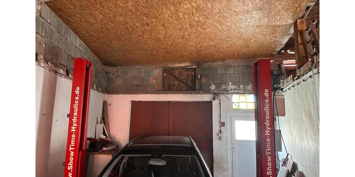 Reihenhaus Waltershausen - 10 Zimmer, 160 m&sup2;, 185.000&euro; | Angebot:23055934