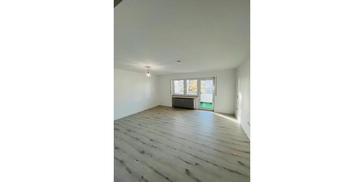 Frisch Sanierte 3,5 Zimmer 108m2 3 zimmer