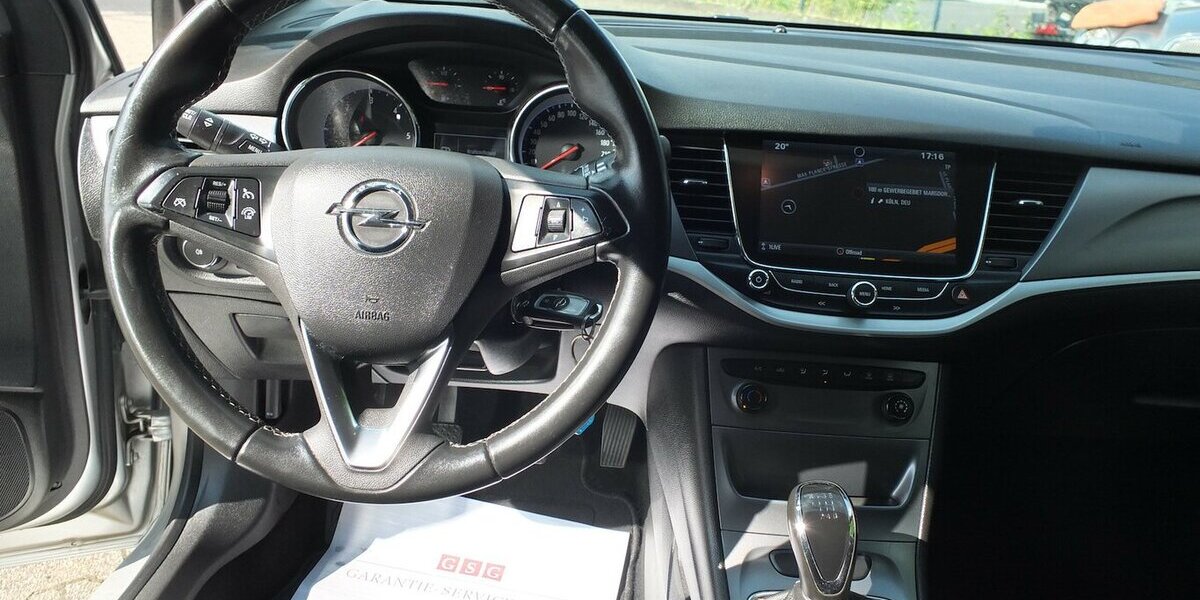Opel Astra NAVI EINPARKHILFE ALLWETTERREIFEN EURO 6 99.278 km 8.995 &euro; Köln 50858