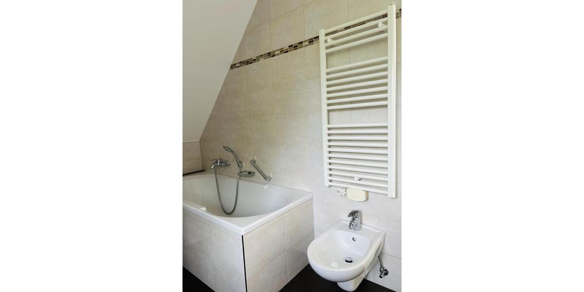 Dachgeschoßwohnung München Pasing-Obermenzing - 4 Zimmer, 98 m&sup2;, 2.250&euro; | Angebot:26610931