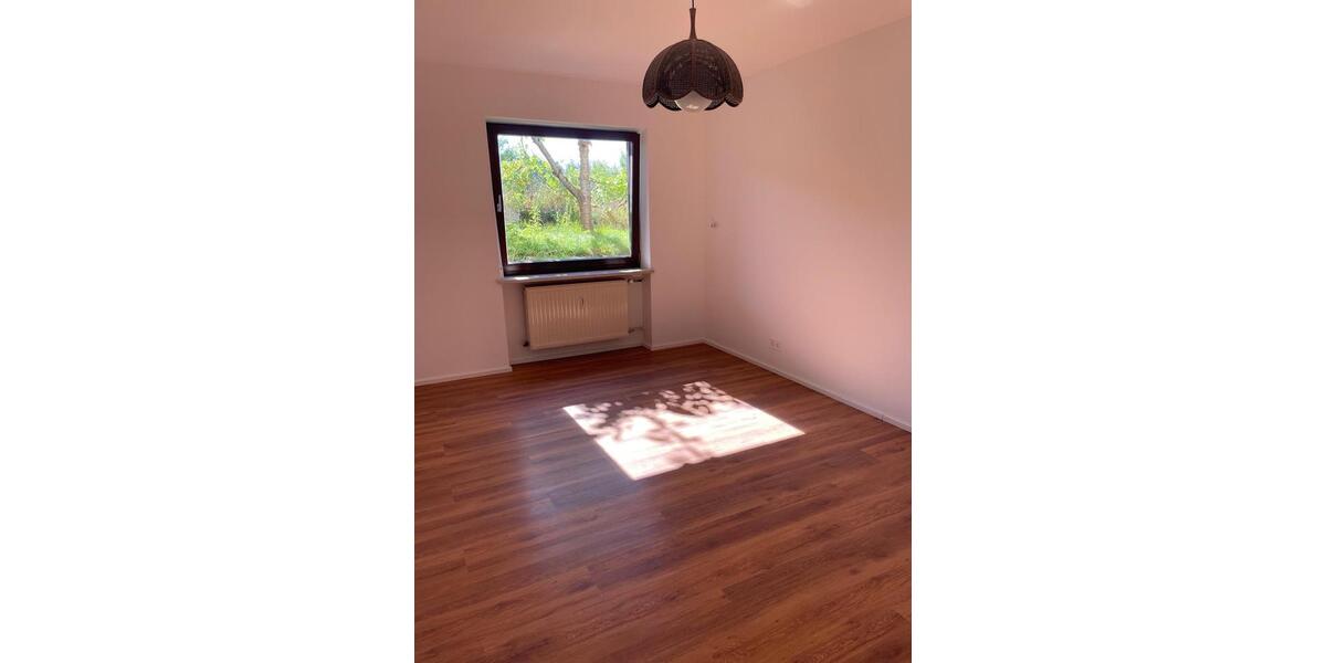 Helle Wohnung zu vermieten , 84m2, Schwarzhofen 2 zimmer