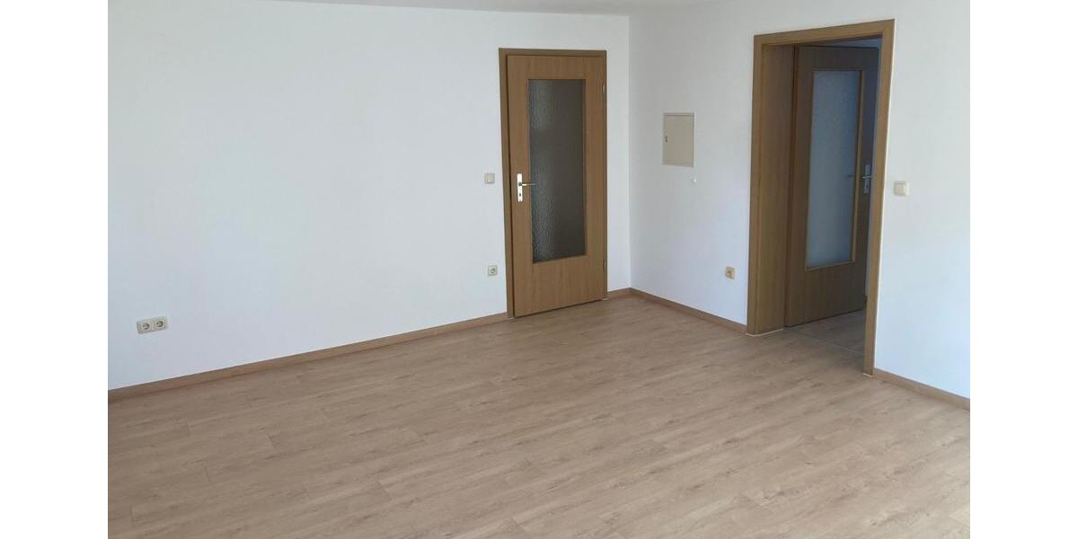 Erdgeschoßwohnung Wiesau Kornthan - 3 Zimmer, 73 m&sup2;, 475&euro; | Angebot:25960438
