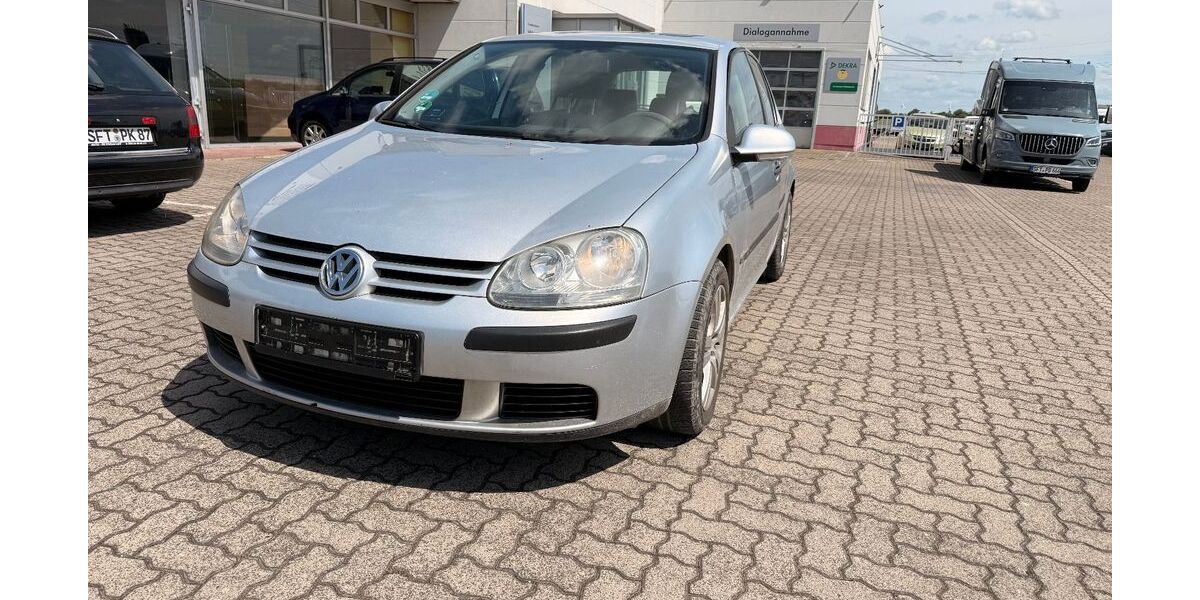 VW Golf 256.582 km 2.900 &euro; Staßfurt 39418