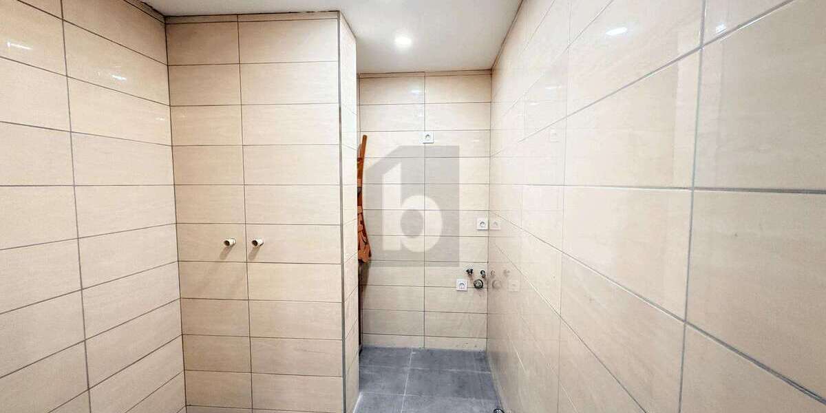 Einfamilienhaus Kulmbach Blaich - 8 Zimmer, 400 m&sup2;, 150.000&euro; | Angebot:25549356