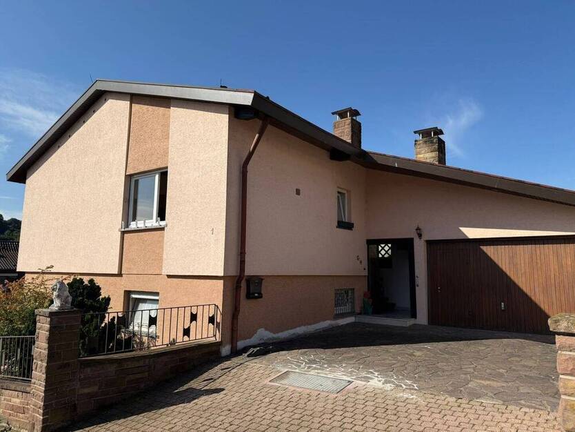 Familien aufgepasst! Hier ist Ihr neues Zuhause! Einfamilienhaus mit riesigem Grundstück!