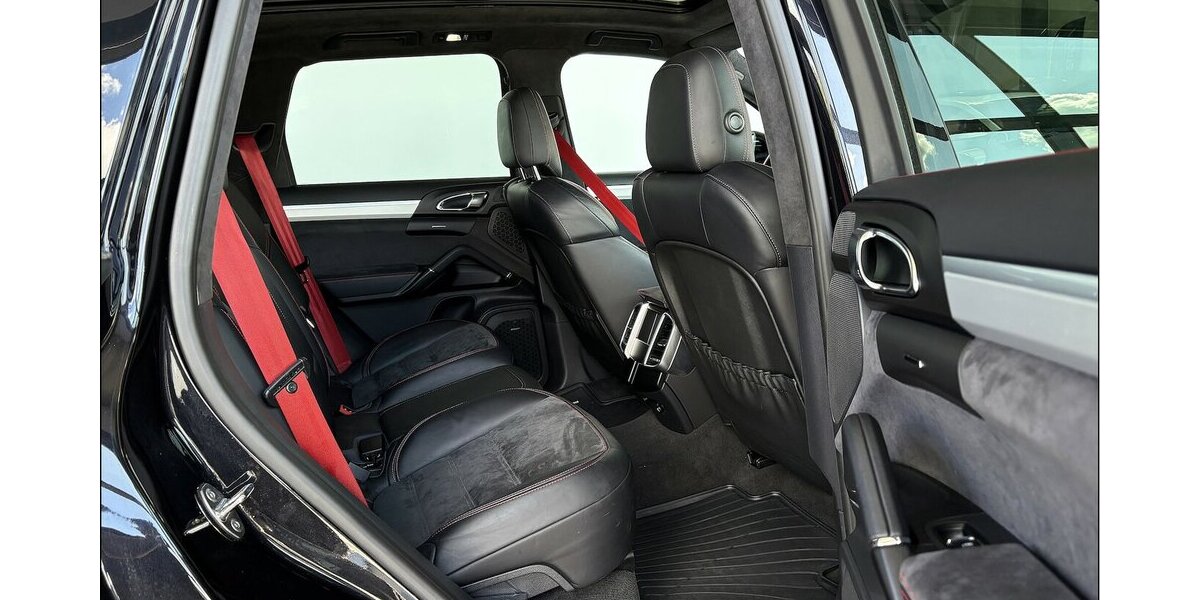 Porsche Cayenne GTS LED Pano Memory Bose Luft AHK 72.000 km 39.490 &euro; Stade 21682