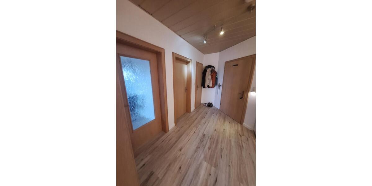Etagenwohnung Schwandorf - 3 Zimmer, 66 m&sup2;, 670&euro; | Angebot:26396933