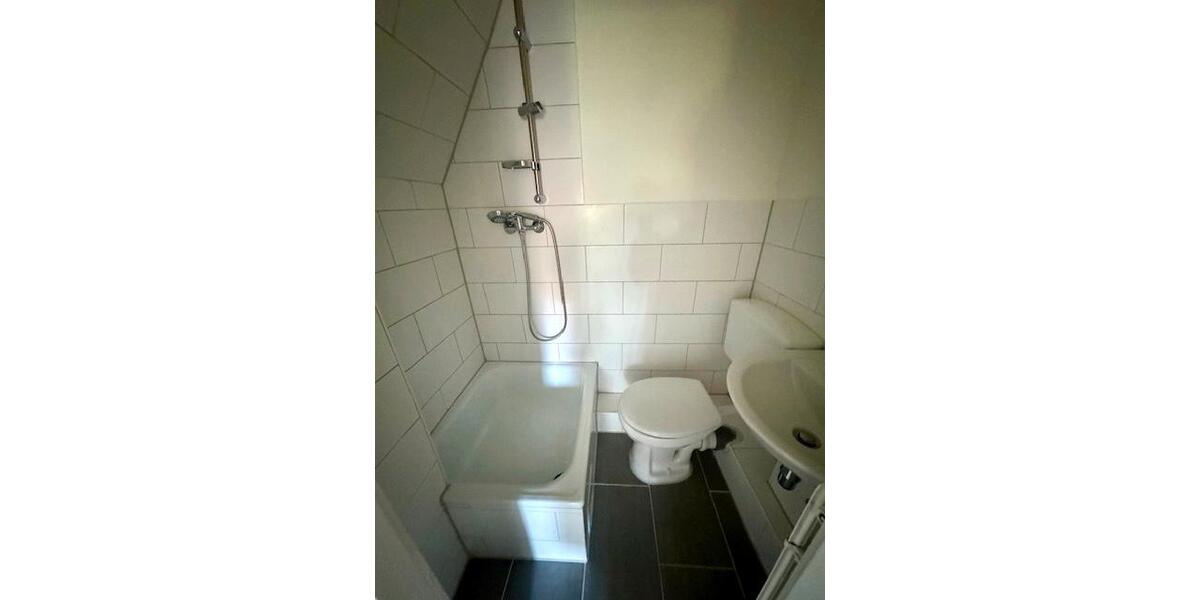 Dachgeschoßwohnung Rendsburg - 2 Zimmer, 27 m&sup2;, 300&euro; | Angebot:26335642