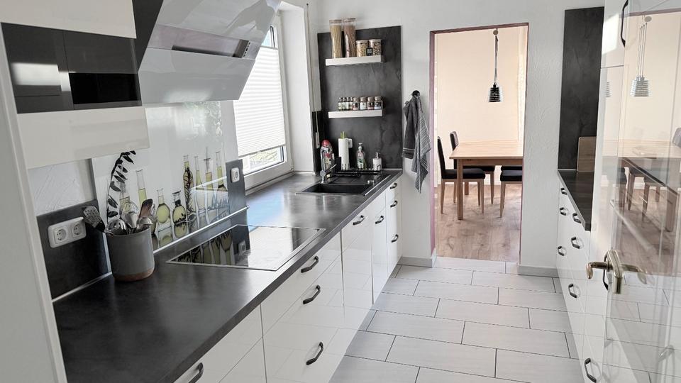 Über den Dächern von Kassel: Oberstes Geschoss mit Panoramablick 4 zimmer