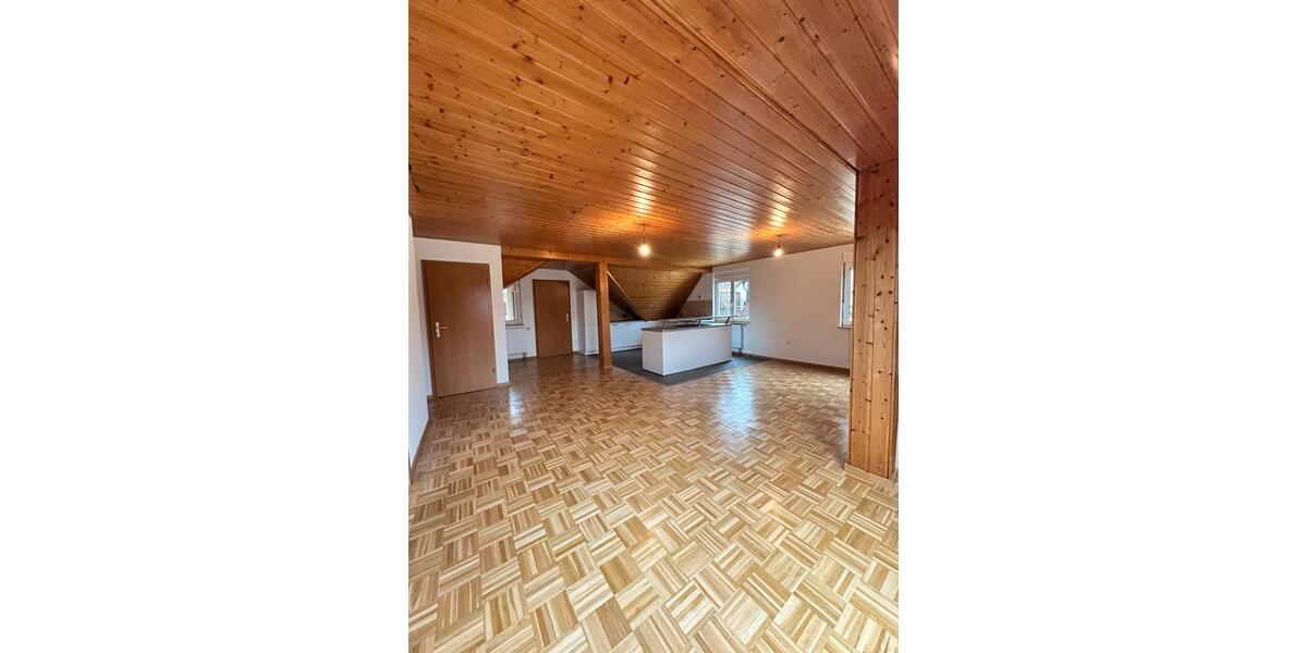 Dachgeschoßwohnung Tuttlingen - 2 Zimmer, 68 m&sup2;, 760&euro; | Angebot:26415274