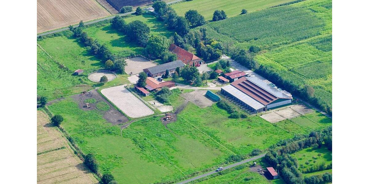 Reitanlage mit 8 WE, Reithalle, Reitplätze, Weiden,... zimmer