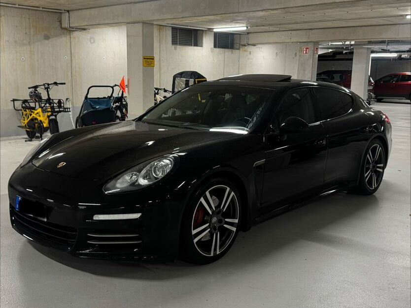 Porsche Panamera 182.000 km 26.999 € Münster 48151