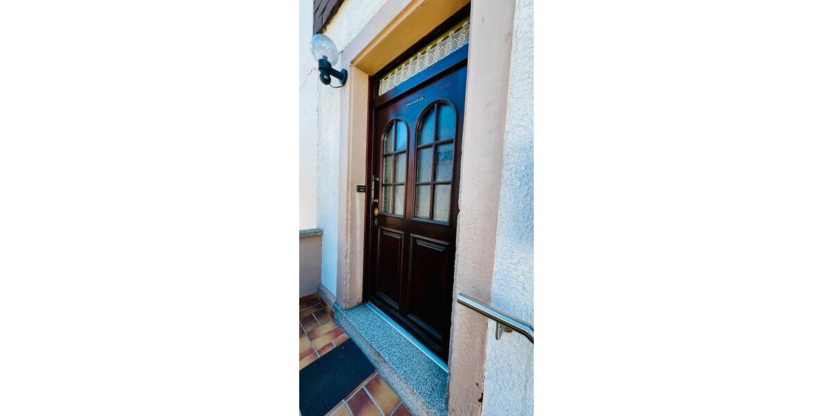 Einfamilienhaus Bexbach - 7 Zimmer, 140 m&sup2;, 195.000&euro; | Angebot:26888783