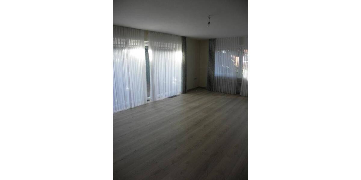 Einfamilienhaus Weener - 4 Zimmer, 120 m&sup2;, 800&euro; | Angebot:26017123