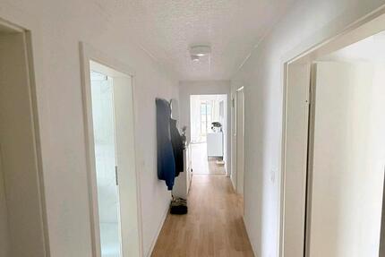 Frisch renovierte 3,5 Zimmer wohnung mit Esszimmer Balkon 3.5 zimmer