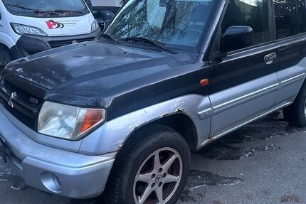 Mitsubishi Pajero 93.000 km 1.999 &euro; München 81829