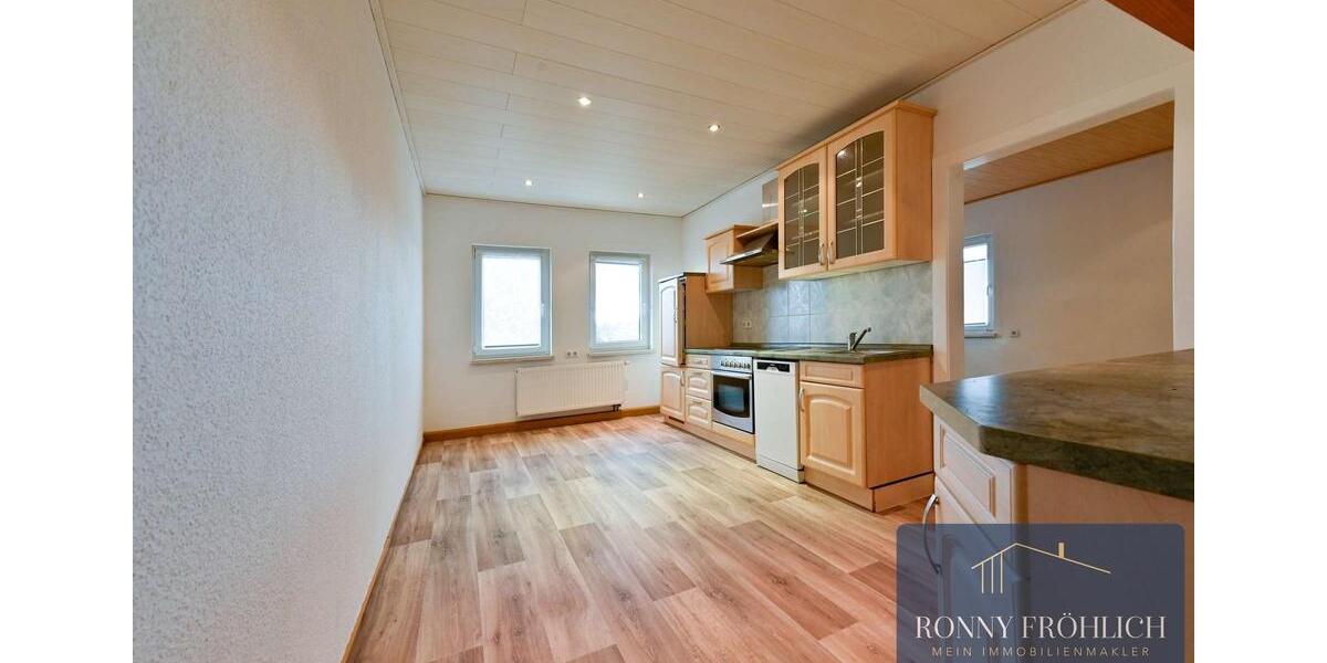 XL 5-Raum-Wohnung in Lauter-Bernsbach mit Einbauküche + Kaminofen und wirklich viel Platz zu Mieten 5 zimmer