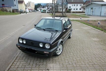 VW Golf 253.500 km 12.499 € Gaggenau 76571