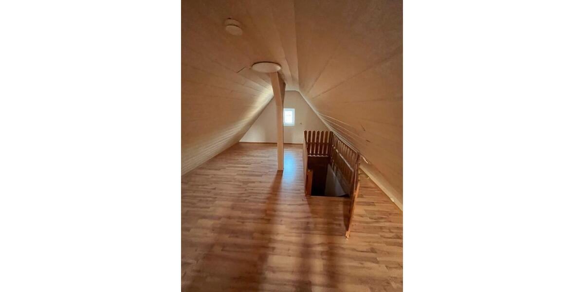 Dachgeschoßwohnung Mühlacker - 2.5 Zimmer, 60 m&sup2;, 700&euro; | Angebot:25995943