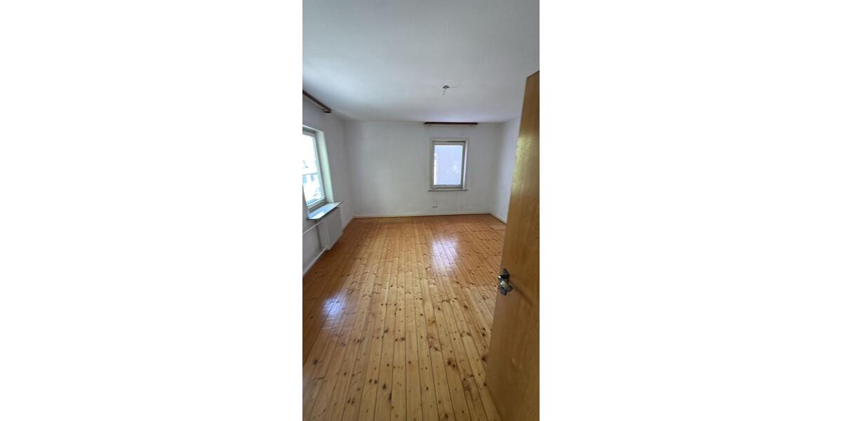 Einfamilienhaus Bad Berleburg - 6 Zimmer, 220 m&sup2;, 270.000&euro; | Angebot:26932006