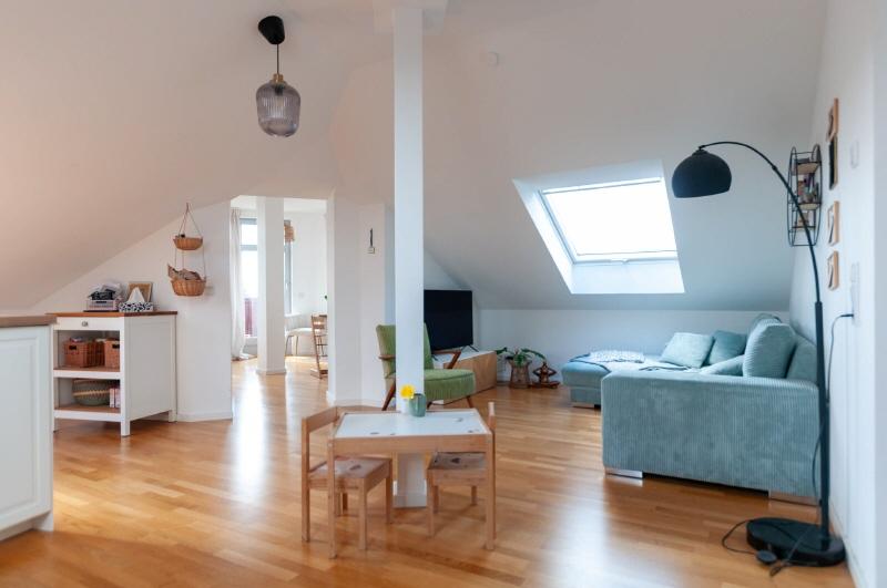 Dachgeschoßwohnung Dresden Loschwitz - 3 Zimmer, 101 m&sup2;, 1.165&euro; | Angebot:26288747