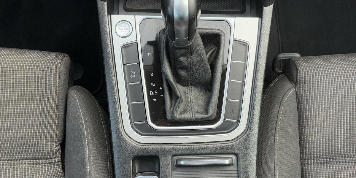 VW Passat 1.4 TSI PANORAMA/KAMERA/NAVI/DSG/MASSAGE 96.303 km 16.900 &euro; Villingen-Schwenningen 78054