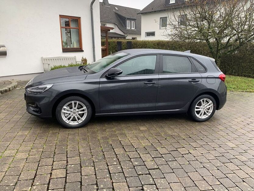 i30