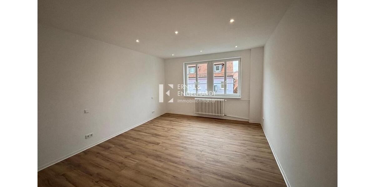 Etagenwohnung Kitzingen - 2 Zimmer, 90 m&sup2;, 900&euro; | Angebot:26381392