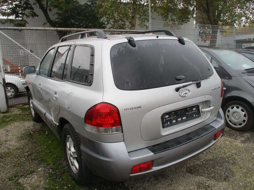 Hyundai SANTA FE 169.000 km 2.900 € Bonn/Bad-Godesberg 53175