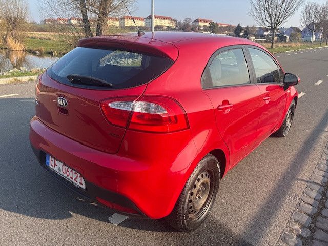 Kia Rio 139.000 km 4.990 &euro; Erfurt 99099