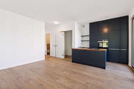 Wohnung Düsseldorf-Oberkassel Oberkassel - 3 Zimmer, 84 m&sup2;, 2.100&euro; | Angebot:27082235