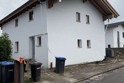 Haus Kolbermoor Lohholz - 6 Zimmer, 154 m&sup2;, 2.200&euro; | Angebot:26858578