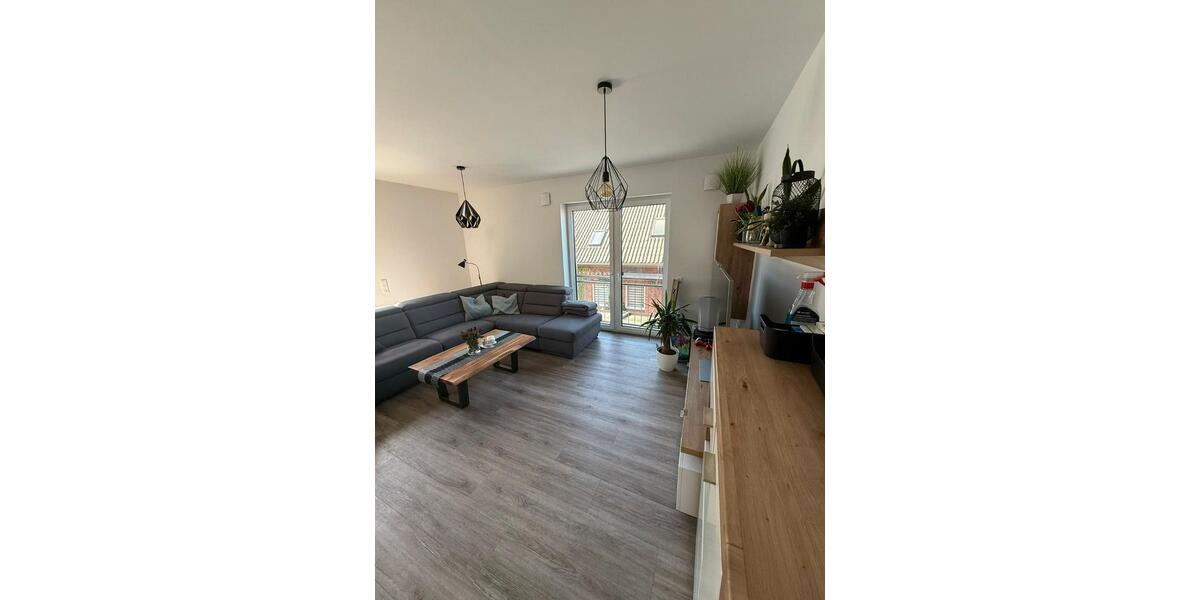 Dachgeschoßwohnung Stade - 3 Zimmer, 80 m&sup2;, 1.120&euro; | Angebot:26479300