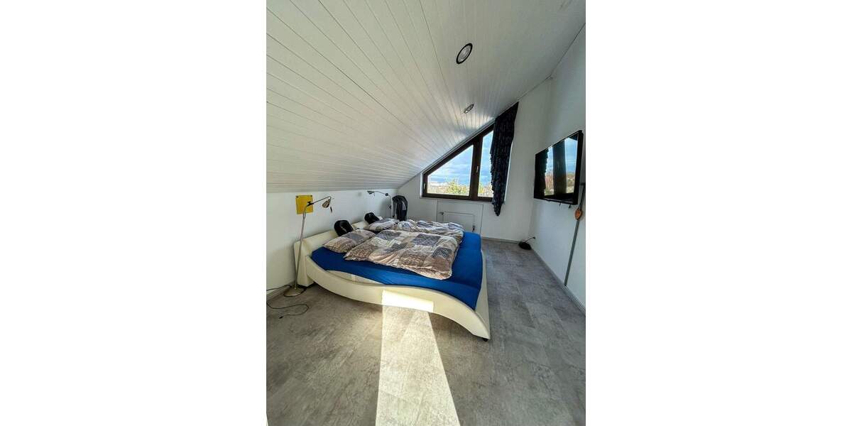 3-Zimmer-Dachgeschosswohnung im Loftstil mit Südbalkon und Stellplatz 3 zimmer