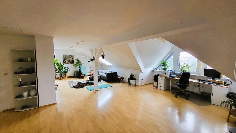 Dachgeschoßwohnung Ochsenfurt - 3 Zimmer, 105 m&sup2;, 850&euro; | Angebot:25173837