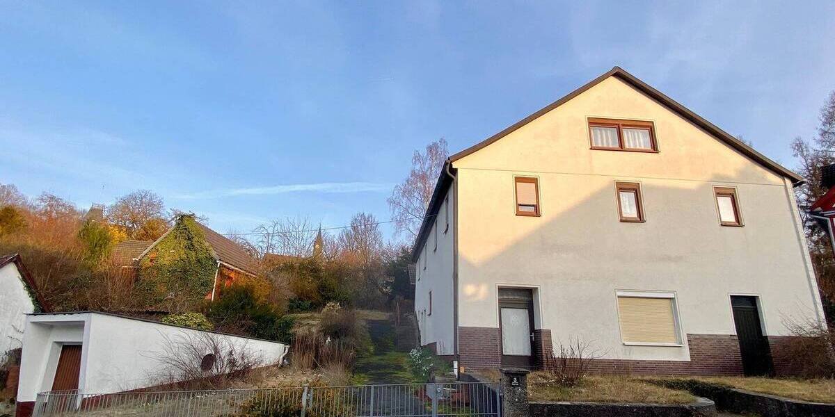 Mehrfamilienhaus, Wohnhaus Rödental Mönchröden - 9 Zimmer, 180 m&sup2;, 120.000&euro; | Angebot:26119197