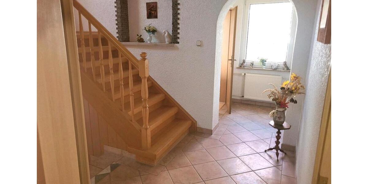 Einfamilienhaus Bad Salzungen Tiefenort - 9 Zimmer, 150 m&sup2;, 85.000&euro; | Angebot:26959081