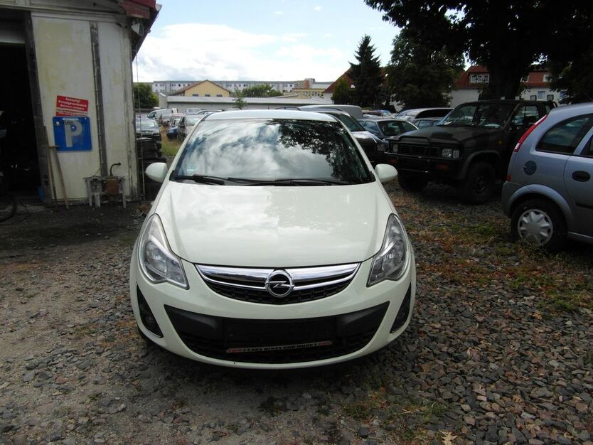 Opel Corsa 195.048 km 2.599 € Dresden 01237