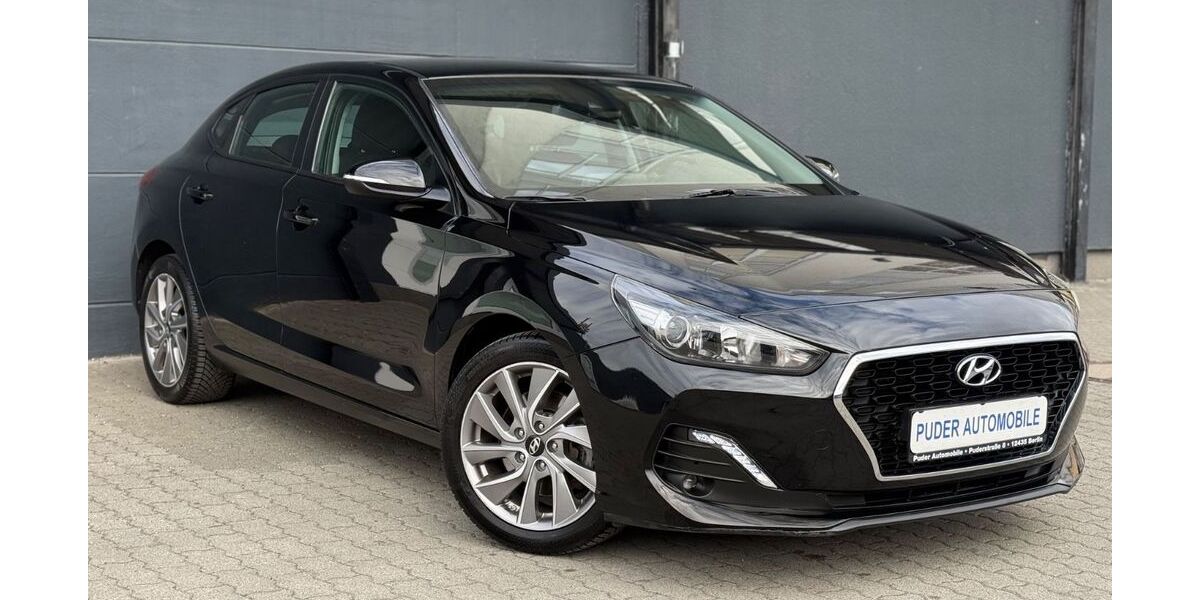 Hyundai i30 106.000 km 13.490 &euro; Berlin 12435