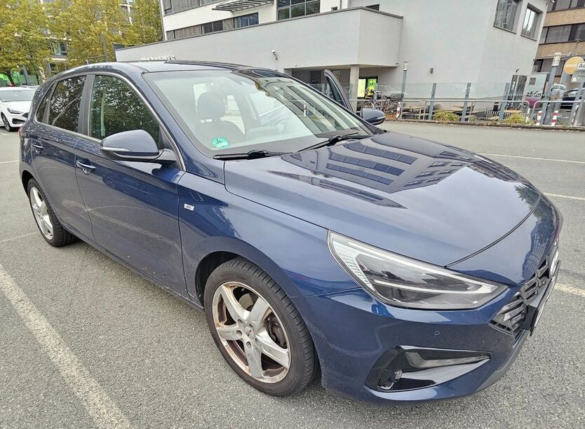 Hyundai i30 89.000 km 12.800 € Bad vilbel 61118
