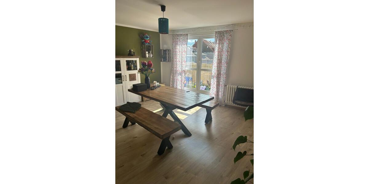 Dachgeschoßwohnung Saarbrücken - 4 Zimmer, 100 m&sup2;, 1.300&euro; | Angebot:26611843