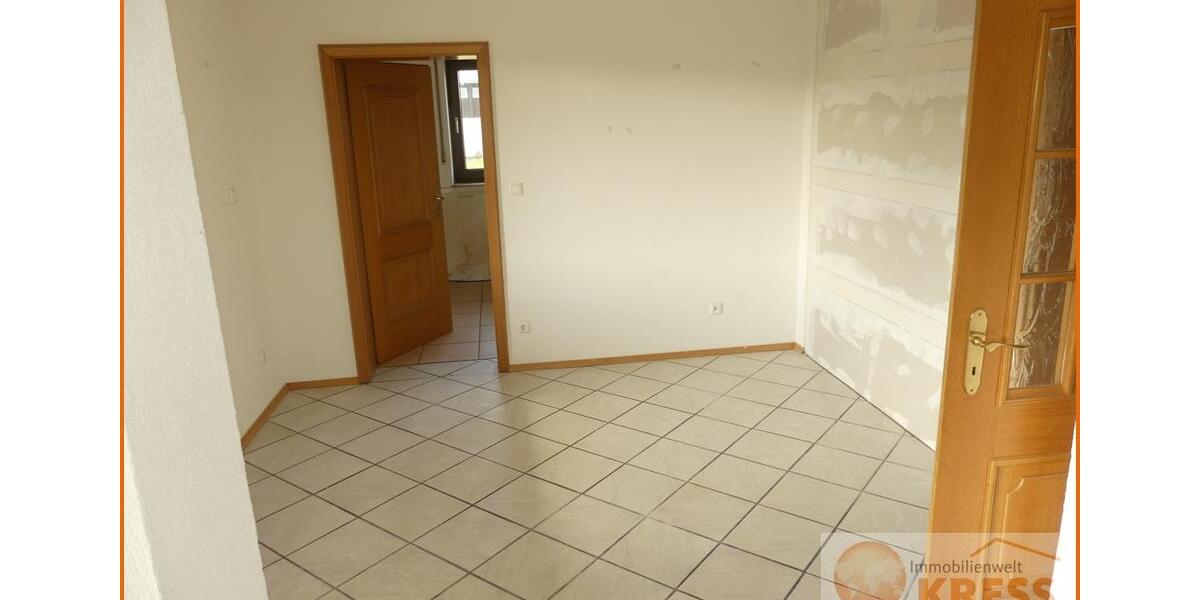 Etagenwohnung Flieden - 4 Zimmer, 136 m&sup2;, 650&euro; | Angebot:25306618