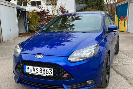 Ford Focus 103.000 km 11.200 &euro; Gröbenzell 82194