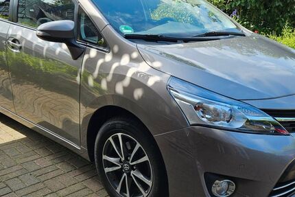 Toyota Verso 79.515 km 11.450 &euro; Wissen 57537