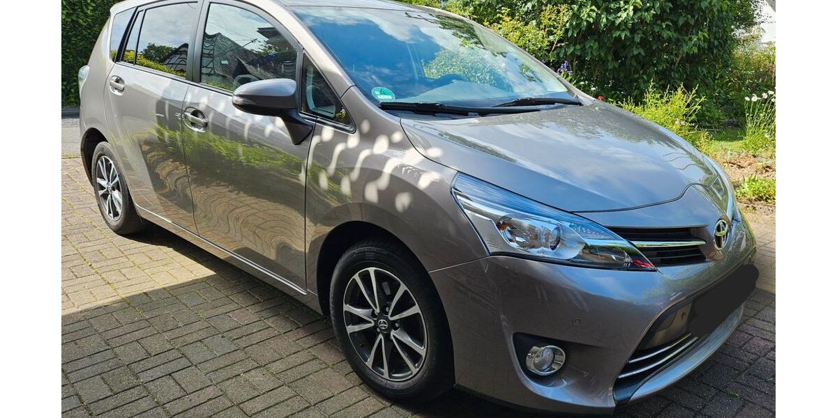 Toyota Verso 79.515 km 11.450 &euro; Wissen 57537