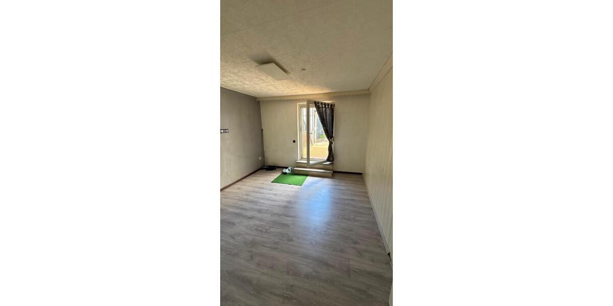 Reihenhaus Saarwellingen - 4 Zimmer, 73 m&sup2;, 85.000&euro; | Angebot:27102512