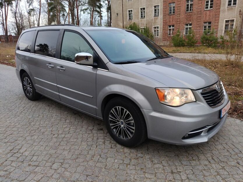 Lancia Voyager 360.142 km 6.950 € Guben 03172