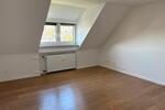 Dachgeschoßwohnung Siegen Kaan-Marienborn - 3 Zimmer, 75 m&sup2;, 172.000&euro; | Angebot:25960743