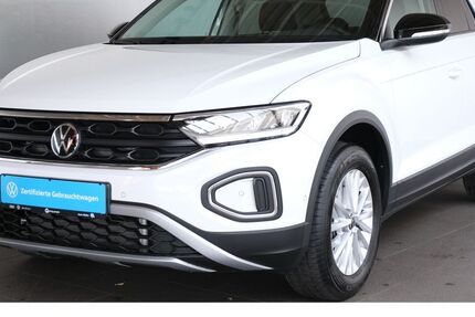 VW T-Roc 4.826 km 28.780 &euro; Hüttenberg-Rechtenbach 35625