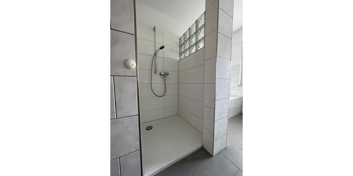 Etagenwohnung Salzkotten - 2 Zimmer, 90 m&sup2;, 650&euro; | Angebot:25403020